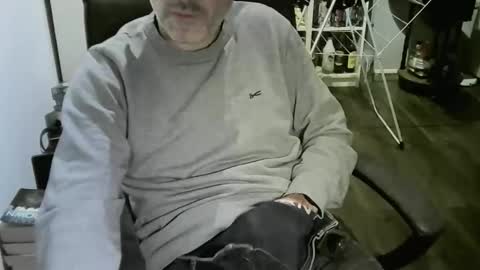 Snapshot of chrisprngr chatting on May 17, 2026, 9:33 pm chrisprngr online show from May 17, 2026, 9:33 pm