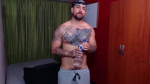 chriss_james online show from November 11, 2025, 3:56 pm
