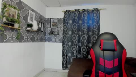 chriss_johnson online show from October 25, 2025, 7:30 pm