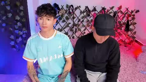 Snapshot of chriss_wg_ chatting on April 21, 2026, 10:56 pm Christian Wang online show from April 21, 2026, 10:56 pm
