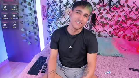 Snapshot of chriss_wg_ chatting on April 26, 2026, 7:00 pm Christian Wang online show from April 26, 2026, 7:00 pm