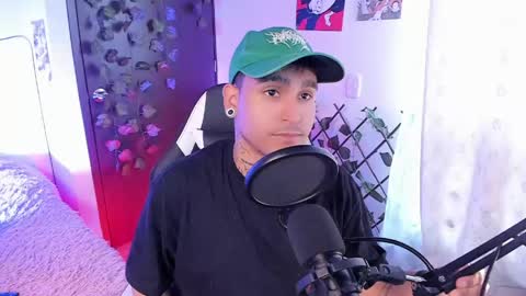 Snapshot of chriss_wg_ chatting on April 29, 2026, 8:48 pm Christian Wang online show from April 29, 2026, 8:48 pm