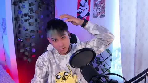 Snapshot of chriss_wg_ chatting on April 30, 2026, 9:30 pm Christian Wang online show from April 30, 2026, 9:30 pm
