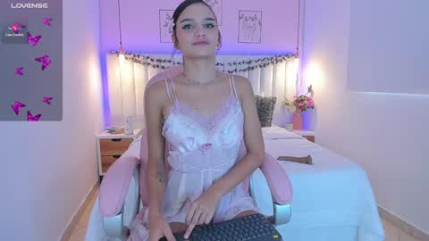 christal_jane online show from January 10, 2025, 3:06 pm