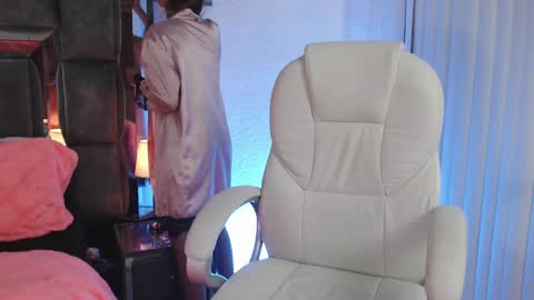 Christal online show from March 7, 2025, 3:40 am