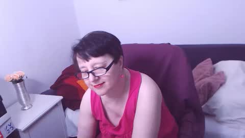 Christa online show from October 15, 2025, 12:44 am