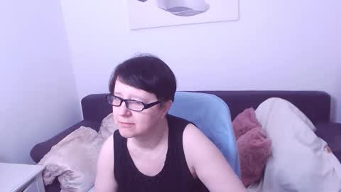 Christa online show from April 19, 2026, 11:42 am