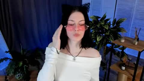 christaschrecongost online show from February 28, 2026, 6:09 pm