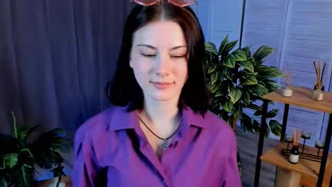 christaschrecongost online show from March 1, 2026, 4:09 pm