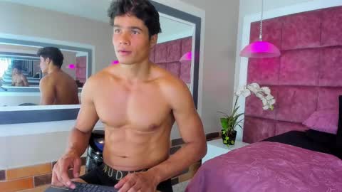 Snapshot of christian_musclet4 chatting on March 5, 2025, 2:45 pm ---Chistian--- online show from March 5, 2025, 2:45 pm
