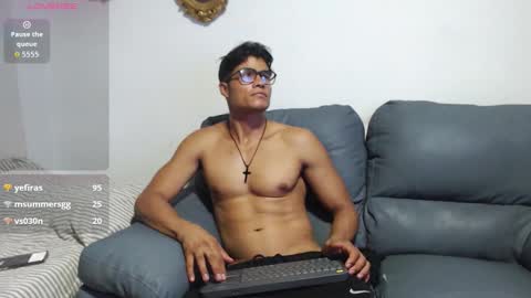 Snapshot of christian_musclet4 chatting on September 26, 2025, 2:15 am ---Chistian--- online show from September 26, 2025, 2:15 am