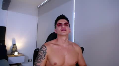 Snapshot of christianvalenzia chatting on November 12, 2025, 5:57 pm Christian online show from November 12, 2025, 5:57 pm