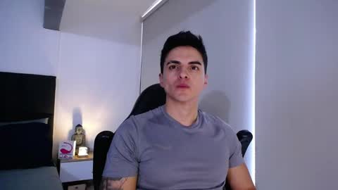 Snapshot of christianvalenzia chatting on November 13, 2025, 2:49 pm Christian online show from November 13, 2025, 2:49 pm