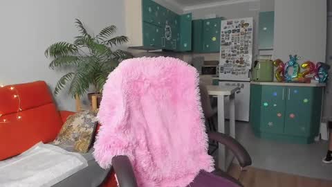 Snapshot of christina_hot chatting on January 12, 2025, 3:57 pm Chris online show from January 12, 2025, 3:57 pm