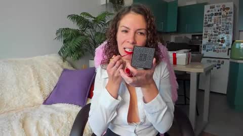 Snapshot of christina_hot chatting on November 3, 2025, 9:32 am Chris online show from November 3, 2025, 9:32 am