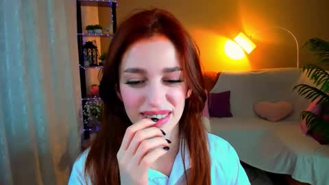 christinaconteeree online show from November 20, 2025, 1:33 pm