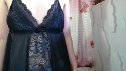 Snapshot of christine_scott chatting on January 17, 2025, 5:00 am christine_scott online show from January 17, 2025, 5:00 am