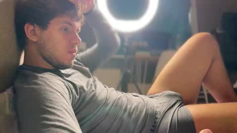 Snapshot of christophertan chatting on November 5, 2025, 8:14 am Christopher online show from November 5, 2025, 8:14 am