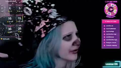 christyw3b online show from November 12, 2025, 2:01 am