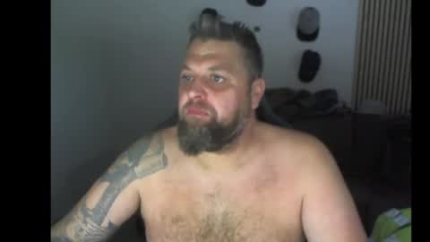 Snapshot of chrizz80 chatting on October 29, 2025, 7:10 am Chrizz online show from October 29, 2025, 7:10 am