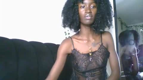 Snapshot of chroe22 chatting on February 23, 2026, 8:17 pm chroe22 online show from February 23, 2026, 8:17 pm