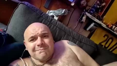 chubbyman44 online show from May 18, 2026, 7:58 am