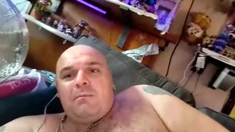 chubbyman44 online show from May 31, 2026, 6:42 am