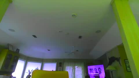 Snapshot of chuck354139 chatting on December 10, 2024, 12:49 pm chuck354139 online show from December 10, 2024, 12:49 pm