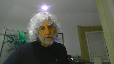 Snapshot of chuck354139 chatting on December 30, 2024, 3:25 am chuck354139 online show from December 30, 2024, 3:25 am