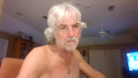 Snapshot of chuck354139 chatting on January 3, 2025, 6:44 am chuck354139 online show from January 3, 2025, 6:44 am