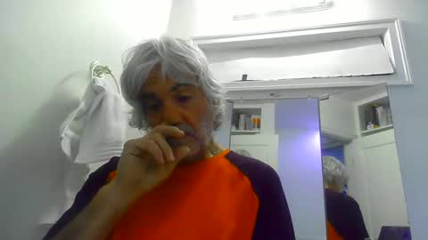Snapshot of chuck354139 chatting on January 5, 2025, 4:25 am chuck354139 online show from January 5, 2025, 4:25 am