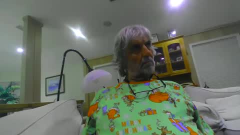 Snapshot of chuck354139 chatting on January 19, 2025, 8:50 am chuck354139 online show from January 19, 2025, 8:50 am