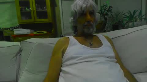 Snapshot of chuck354139 chatting on January 22, 2025, 2:26 am chuck354139 online show from January 22, 2025, 2:26 am