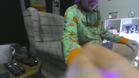 Snapshot of chuck354139 chatting on February 1, 2025, 9:00 am chuck354139 online show from February 1, 2025, 9:00 am