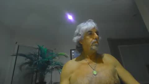 Snapshot of chuck354139 chatting on February 17, 2025, 8:52 am chuck354139 online show from February 17, 2025, 8:52 am