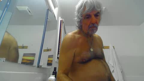 Snapshot of chuck354139 chatting on February 20, 2025, 1:46 am chuck354139 online show from February 20, 2025, 1:46 am