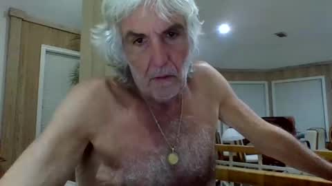Snapshot of chuck354139 chatting on September 10, 2025, 6:24 am chuck354139 online show from September 10, 2025, 6:24 am