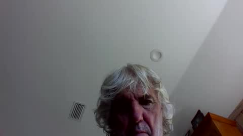 Snapshot of chuck354139 chatting on September 12, 2025, 2:39 pm chuck354139 online show from September 12, 2025, 2:39 pm