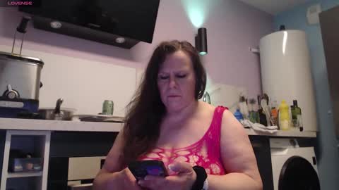 Snapshot of chwerry_b0 chatting on October 5, 2025, 10:07 pm Jessica online show from October 5, 2025, 10:07 pm