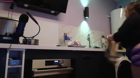 Snapshot of chwerry_b0 chatting on November 10, 2025, 11:48 pm Jessica online show from November 10, 2025, 11:48 pm