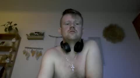 ciasnsyrize1996 online show from February 18, 2026, 9:55 pm