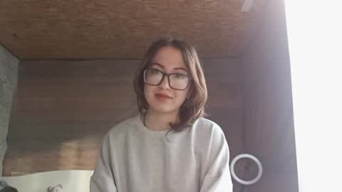 Snapshot of cicelyphaup chatting on May 28, 2026, 11:40 am Olivia online show from May 28, 2026, 11:40 am