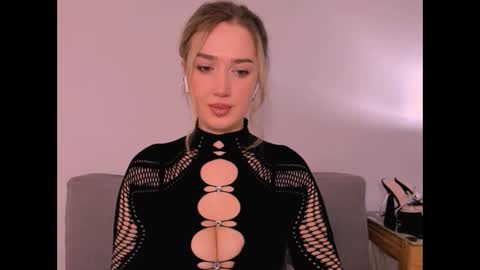 cindyprettywomen online show from February 26, 2026, 5:12 pm