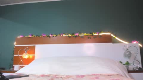 Karla  online show from October 24, 2025, 8:05 pm