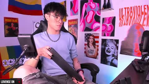 Snapshot of cinnamon_boyxxx chatting on January 7, 2025, 2:53 am David Independent Model online show from January 7, 2025, 2:53 am