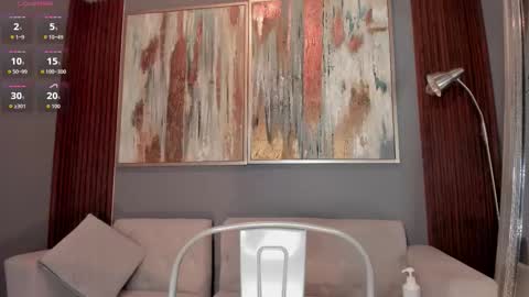 Snapshot of cinnia_ chatting on October 1, 2025, 12:11 pm Cintia online show from October 1, 2025, 12:11 pm