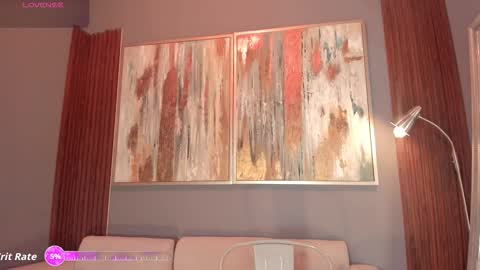 Snapshot of cinnia_ chatting on October 8, 2025, 12:14 pm Cintia online show from October 8, 2025, 12:14 pm