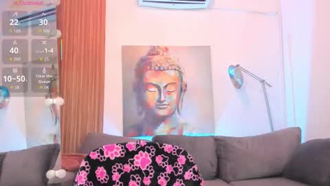 Snapshot of cinnia_ chatting on November 10, 2025, 12:48 pm Cintia online show from November 10, 2025, 12:48 pm