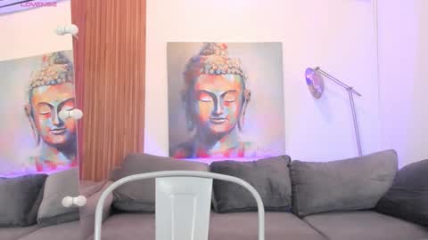 Snapshot of cinnia_ chatting on November 11, 2025, 12:16 pm Cintia online show from November 11, 2025, 12:16 pm