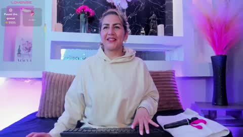 Snapshot of cinthya_mjs chatting on April 9, 2026, 12:21 pm Cinthya online show from April 9, 2026, 12:21 pm
